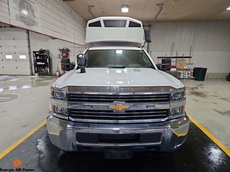 2016-chevrolet-silverado-2500hd-image-8