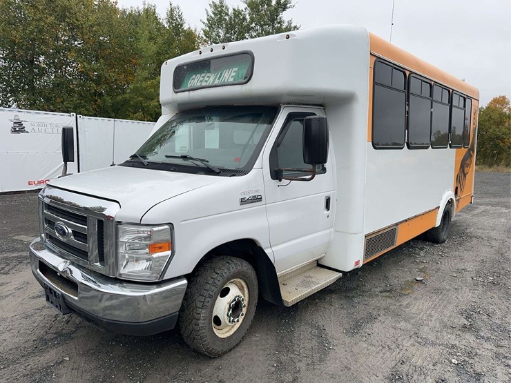 2017-ford-e450-image-1