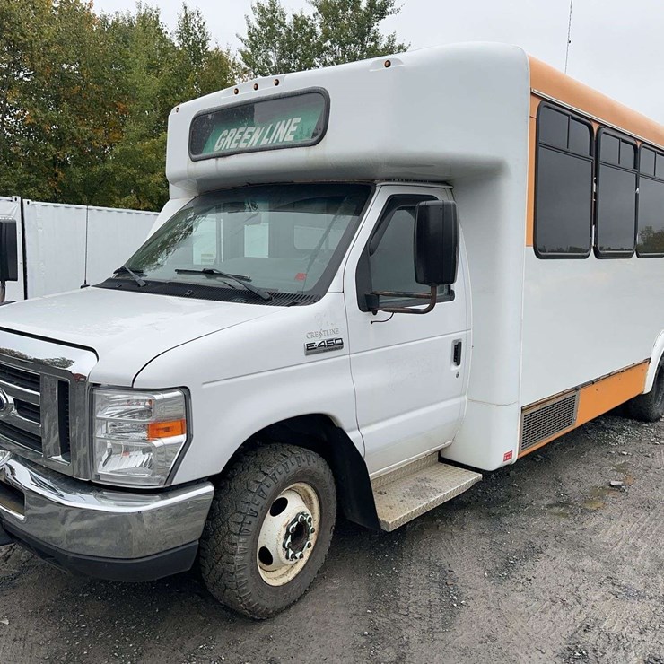 2017 FORD E450