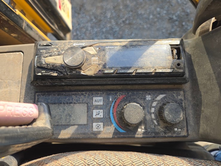 caterpillar-330b-image-56