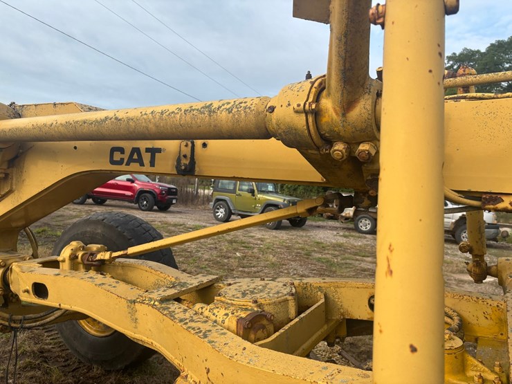 caterpillar-12-image-14