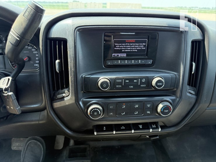 2015-chevrolet-3500hd-image-23