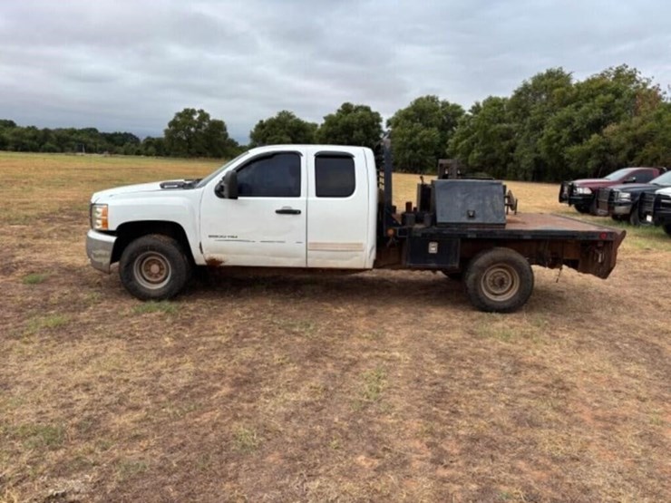 2010-chevrolet-2500-image-1