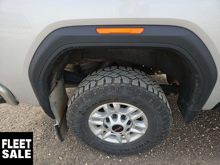 2020-gmc-sierra-2500hd-image-11