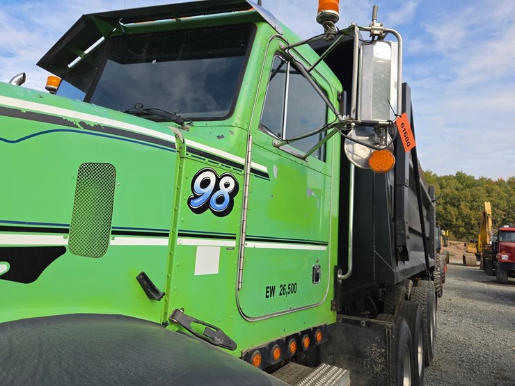 1998-peterbilt-377-image-16