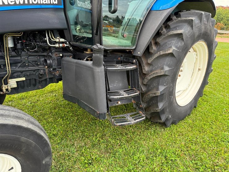 new-holland-ts110a-image-11
