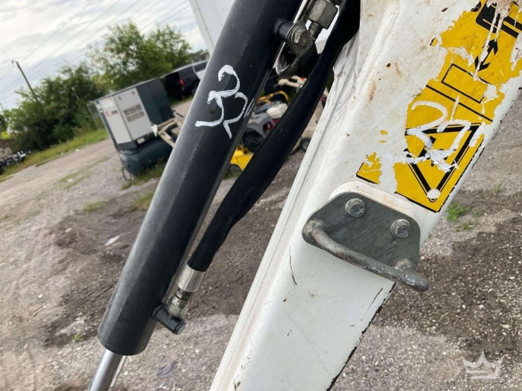2021-bobcat-e10-image-26
