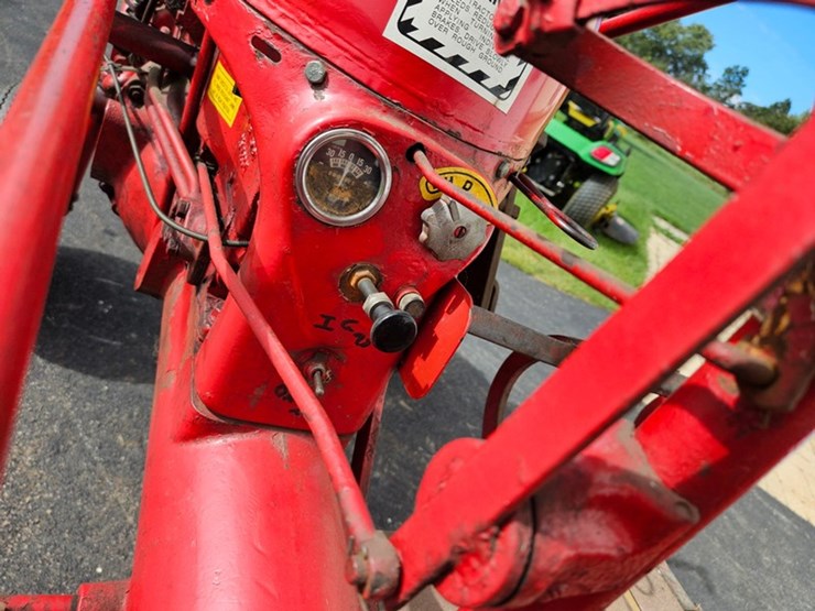 #2508-•-farmall-cub-tractor-image-23