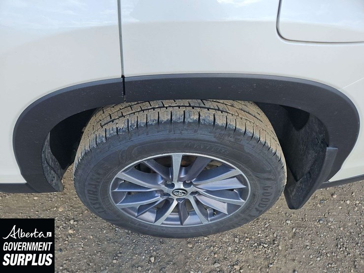 2019-toyota-highlander-hybrid-image-10