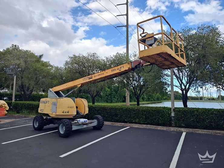 2005-manitowoc-t40-4x4-40ft-articulating-boom-lift-image-2