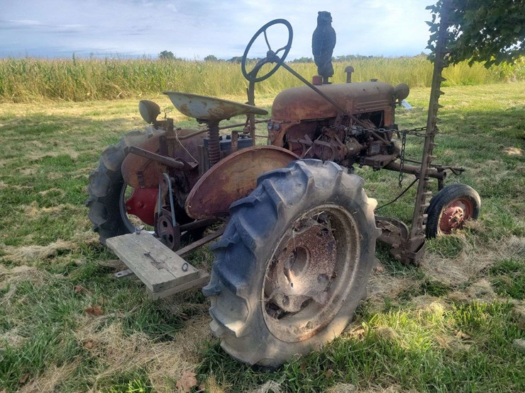 farmall-cub-with-sickle-mower-image-6