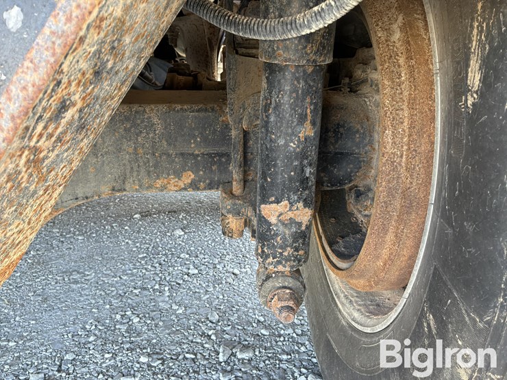 2015-freightliner-114sd-image-20