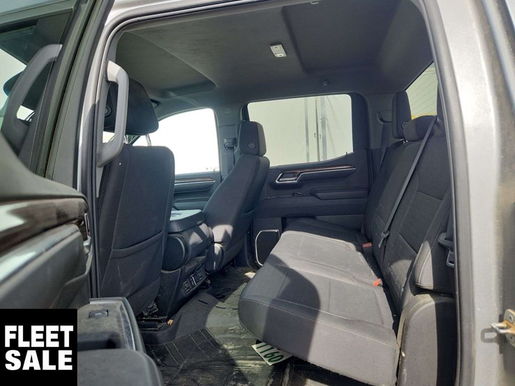 2023-chevrolet-silverado-1500-image-14