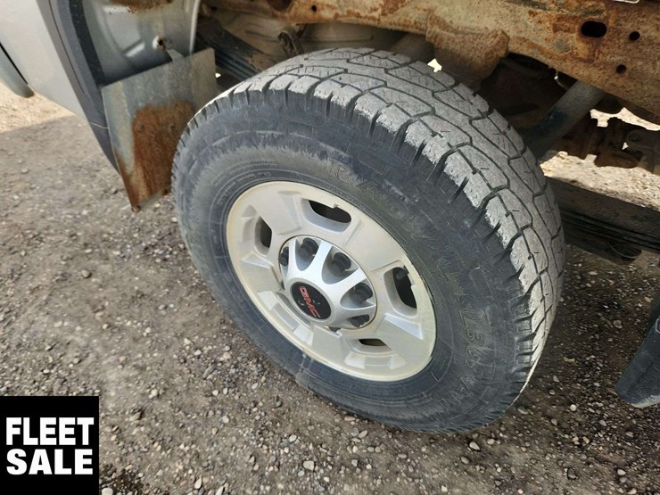 2022-gmc-sierra-2500hd-image-12