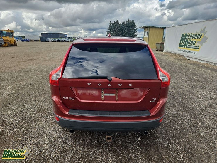 2010-volvo-xc60-image-6