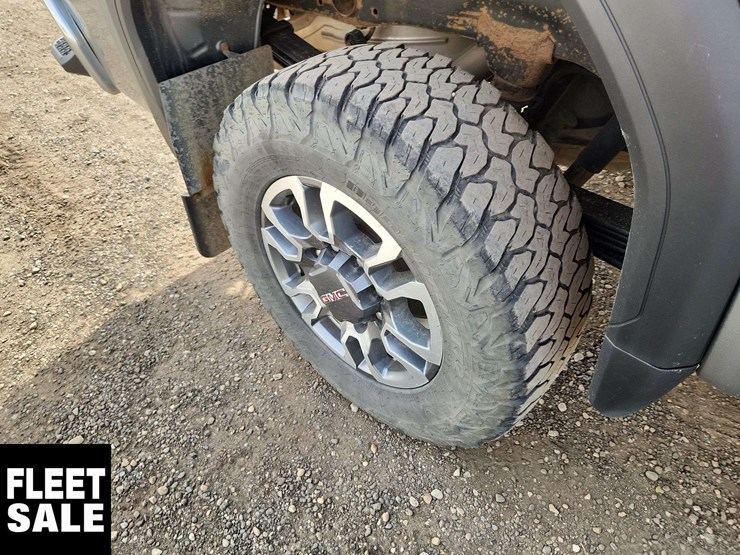 2024-gmc-sierra-2500hd-image-11
