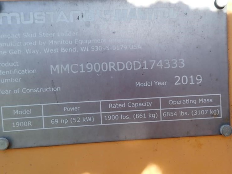 2019-mustang-1900r-skid-steer-loader-image-28