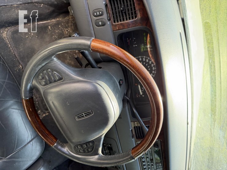 2001-lincoln-image-14