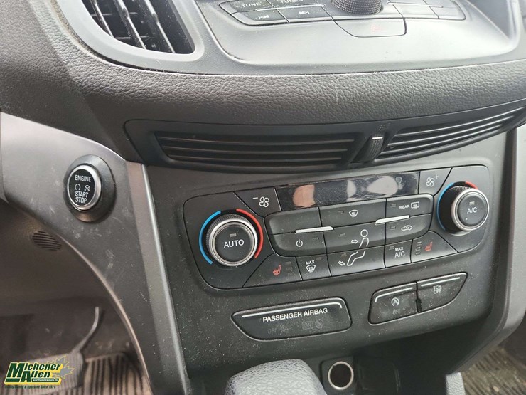 2019-ford-escape-se-image-16