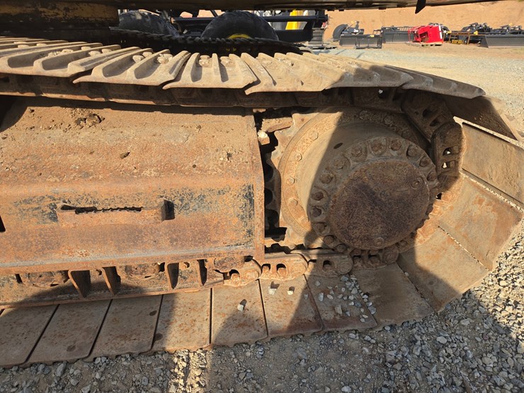 caterpillar-330b-image-64