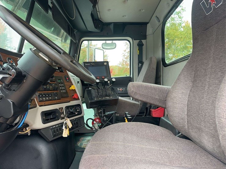 2016-western-star-4700sf-image-24
