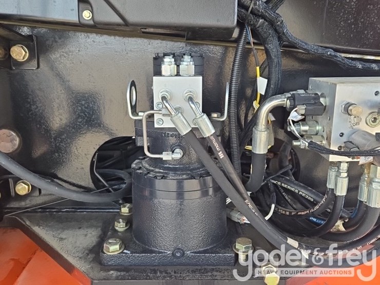 2022-jlg-660sj-image-42