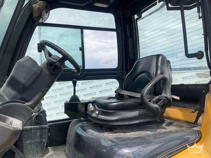 2014-caterpillar-dp100nt-21,600lb.-straight-mast-diesel-forklift-image-21