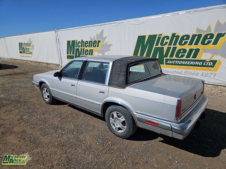 1989-chrysler-new-yorker-image-3