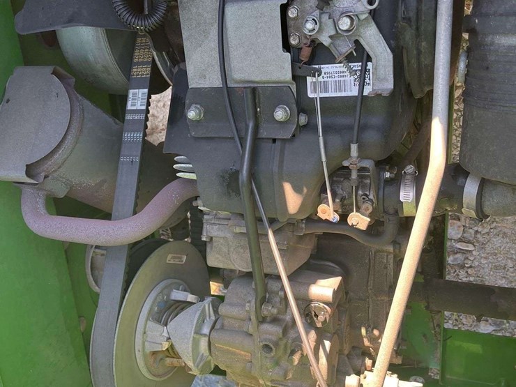2017-john-deere-gator-image-17