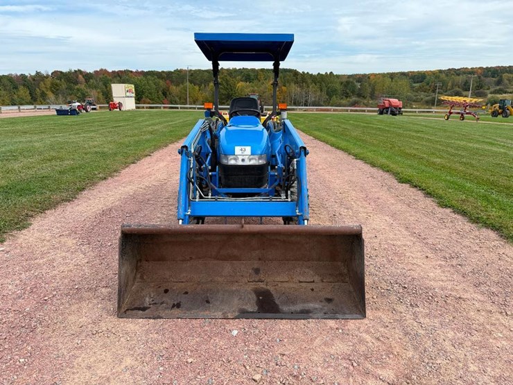 new-holland-tc25d-image-2