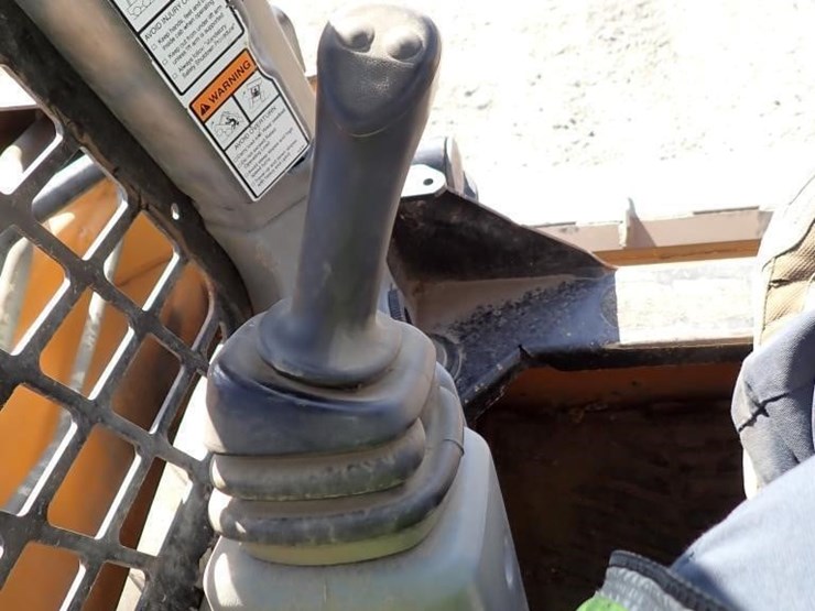 2019-mustang-1900r-skid-steer-loader-image-20