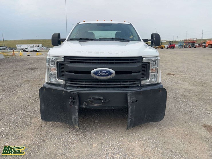 2019-ford-f350-image-8