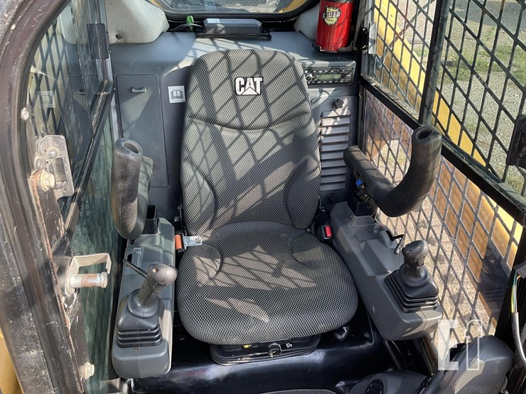 caterpillar-299d3-xe-land-management-image-9