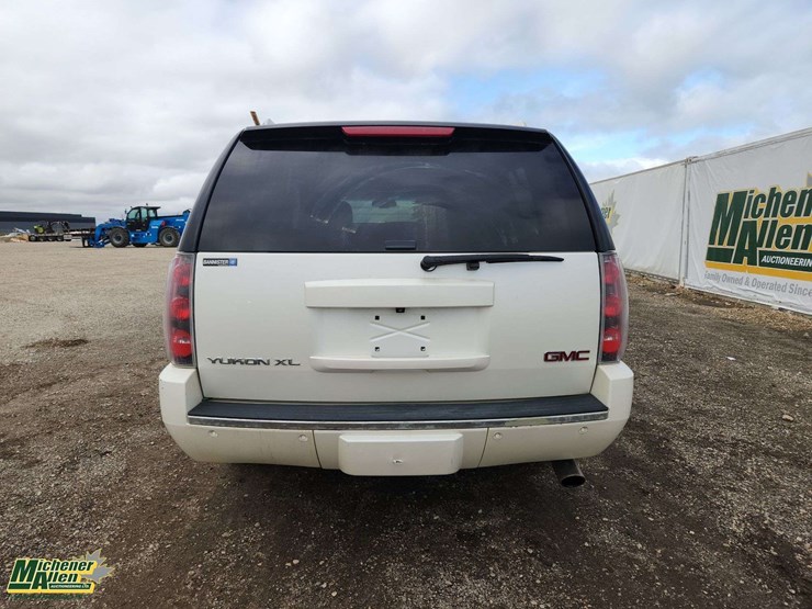 2014-gmc-yukon-xl-denali-image-6