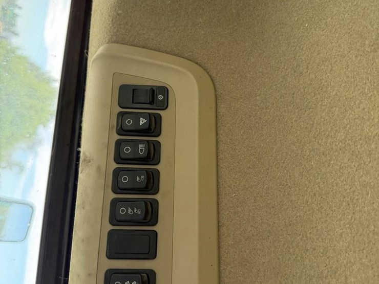 2009-john-deere-9770-sts-image-76