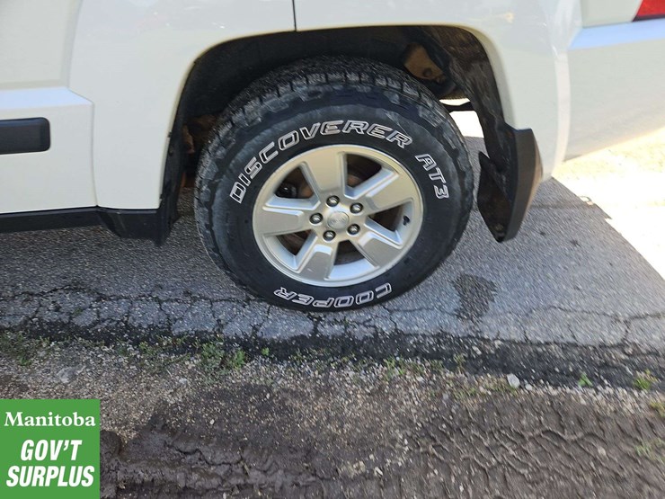 2012-jeep-liberty-image-10