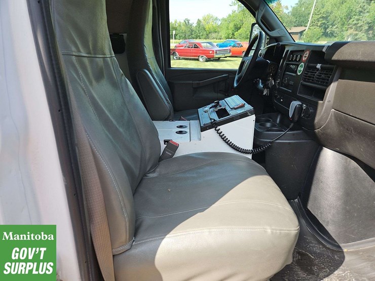 2020-chevrolet-express-s/a-ambulance-image-23