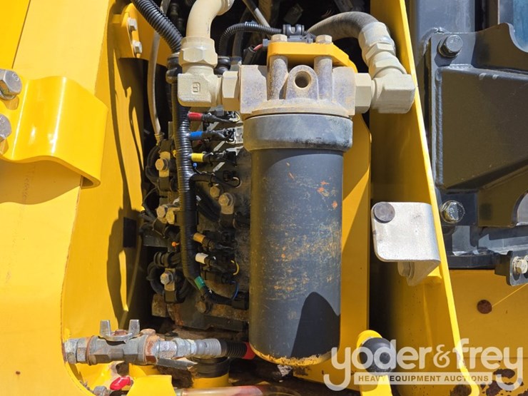 2018-komatsu-d61ex-24-image-40