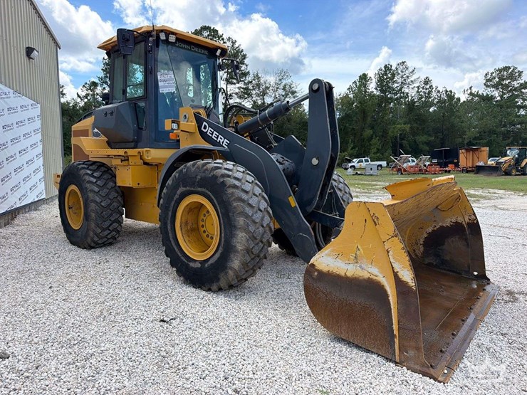 2022-john-deere-524-image-2