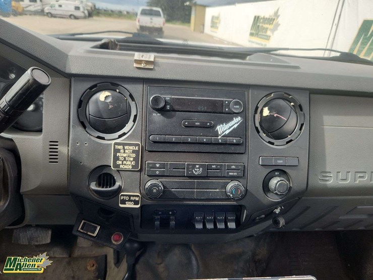 2013-ford-f550-image-18