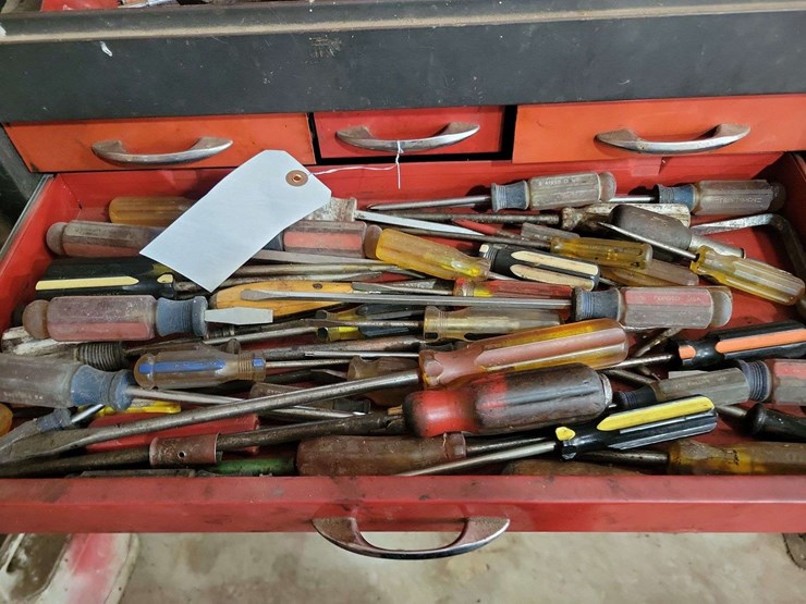 allis-chalmers-branded-tool-chest-with-assorted-hand-tools-image-5