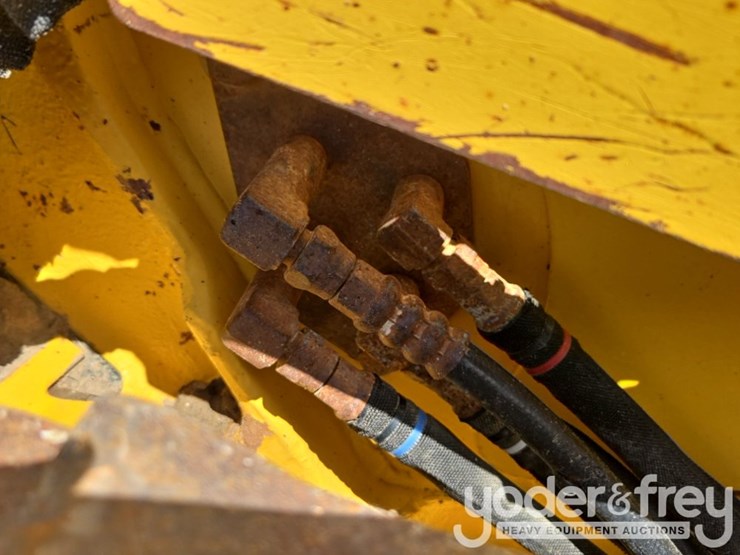 2018-komatsu-d61ex-24-image-29