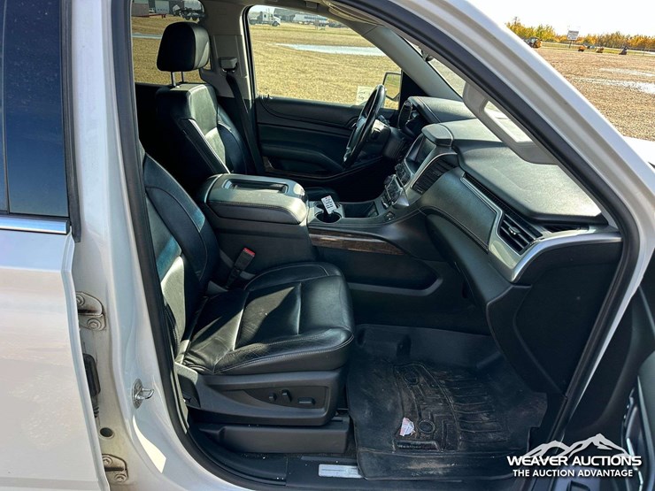 2018-chevrolet-suburban-image-35