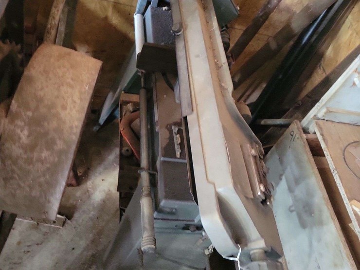metal-cutting-horizontal-band-saw-image-3