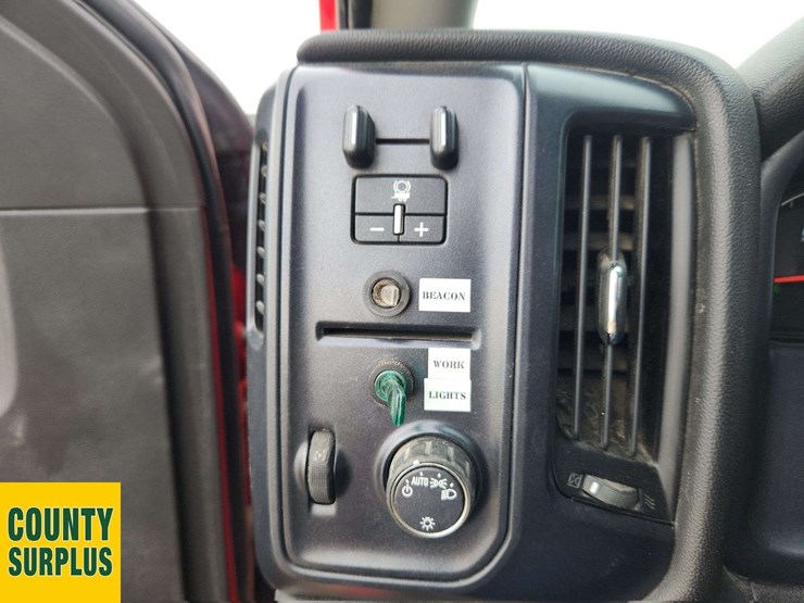2018-chevrolet-silverado-1500-image-21