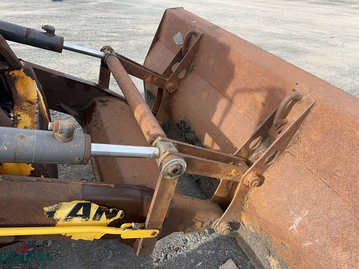 new-holland-b95b-image-12