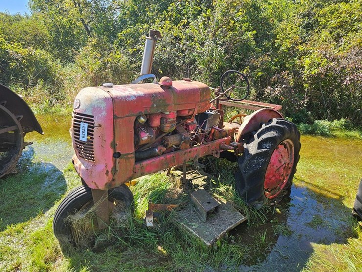 #2529-•-bf-avery-model-a-tractor-image-1