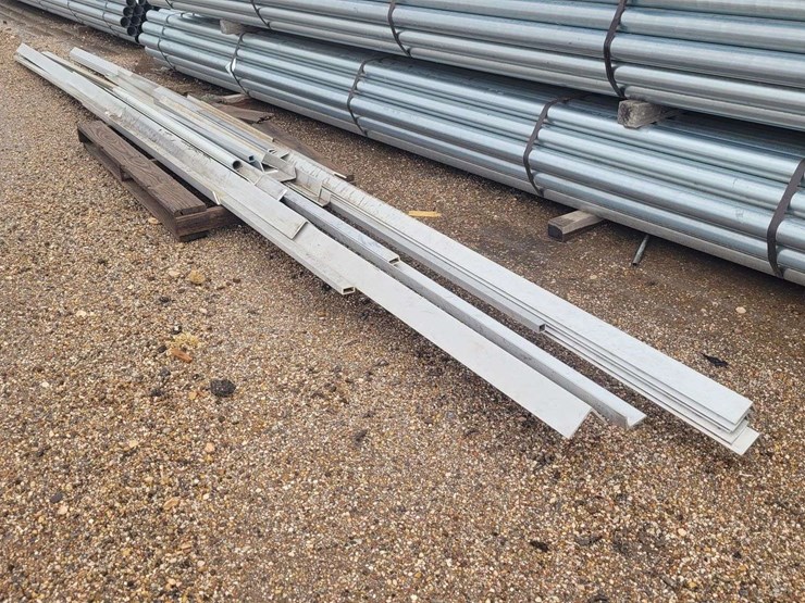 (6)-25'-lengths-of-2"x3"-aluminum-angle-iron-image-5