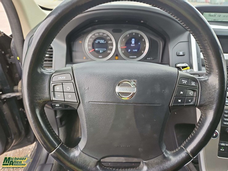 2010-volvo-xc60-image-17