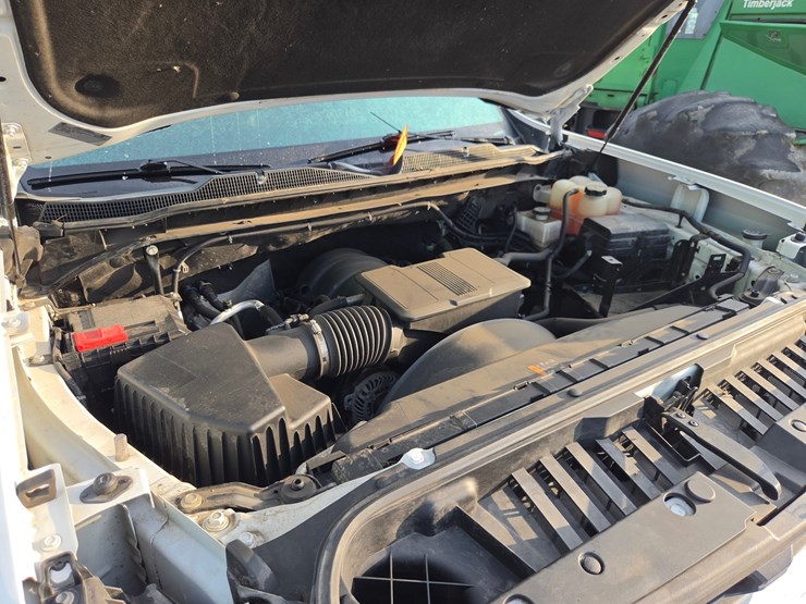 2022-chevrolet-2500-image-32